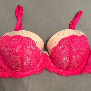 Victoria’s Secret dream angles 34D with studs!!
